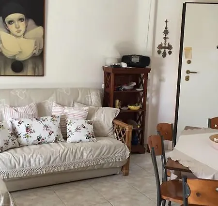 Isabelle's Daire Kallithea (Chalkidiki)